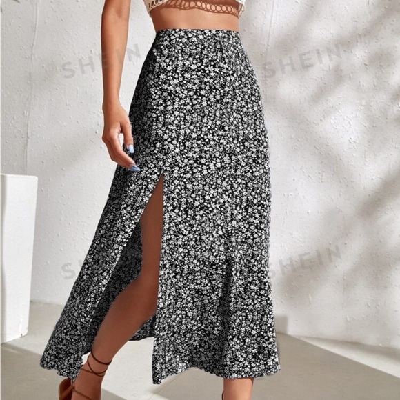 SHEIN Dresses & Skirts - Never worn. Ditsy Floral Split Thigh Skirt size medium